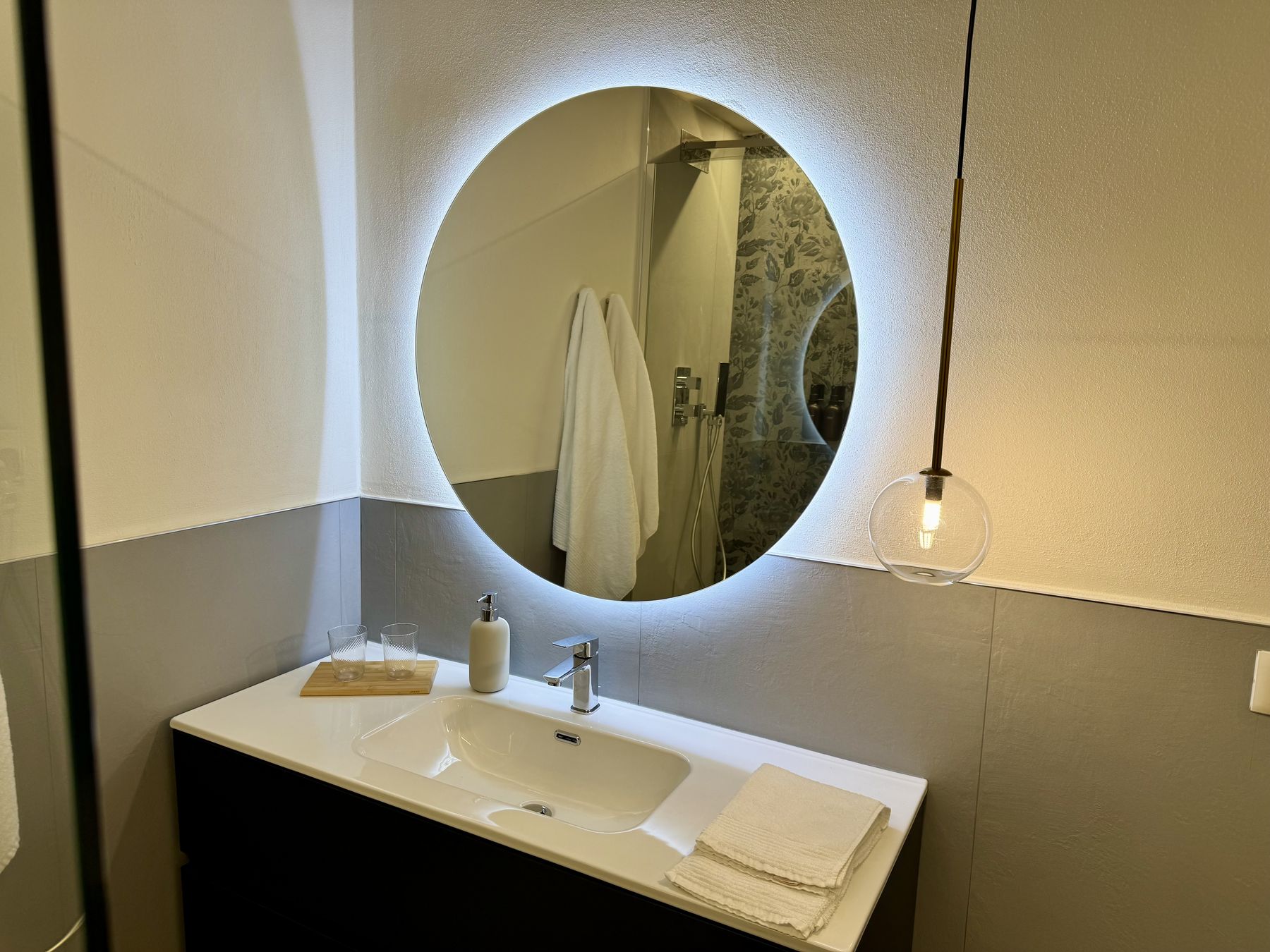 Camera Aria · bagno — Langhe Ciabot House