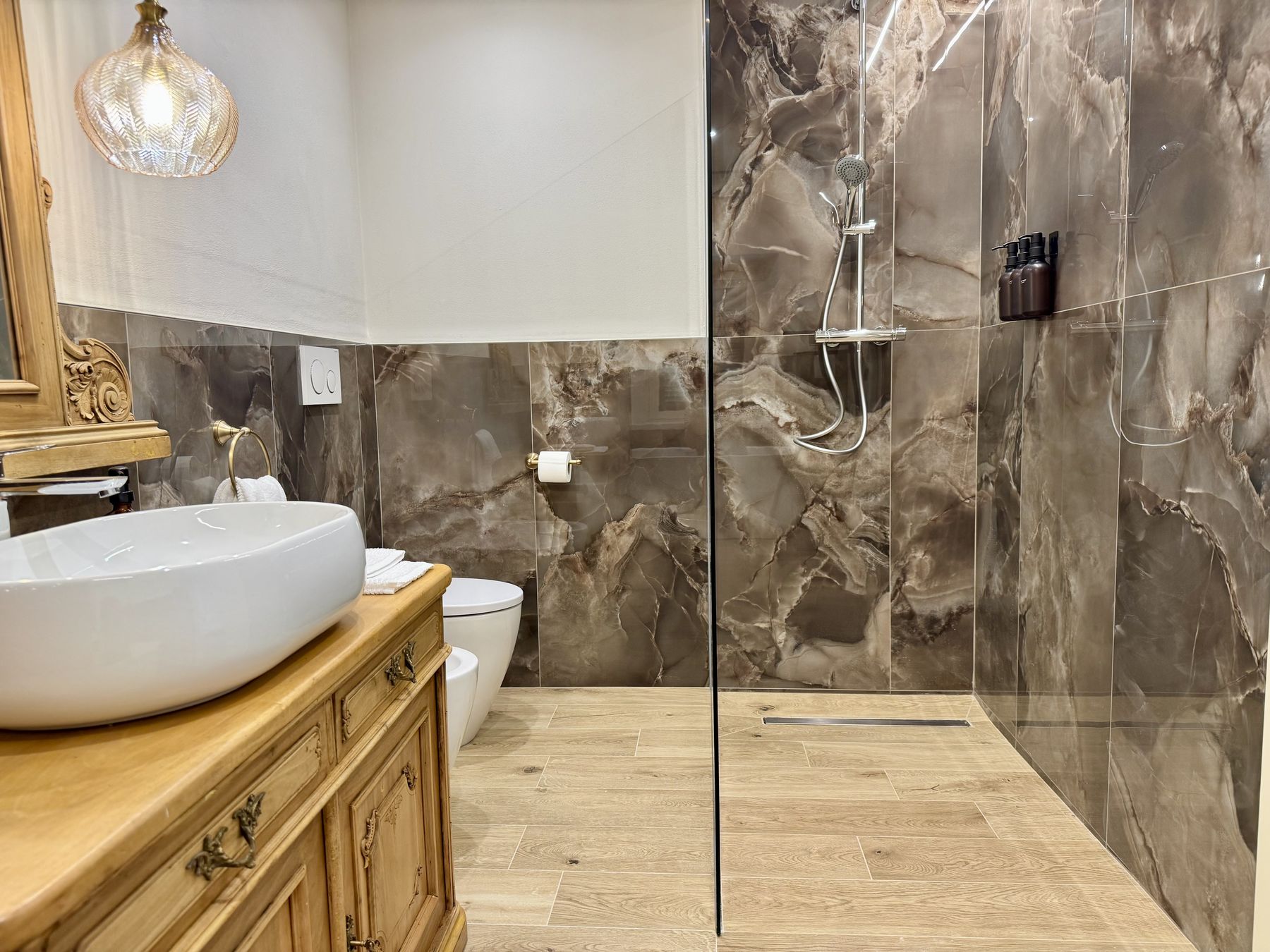 Camera Terra · doccia — Langhe Ciabot House